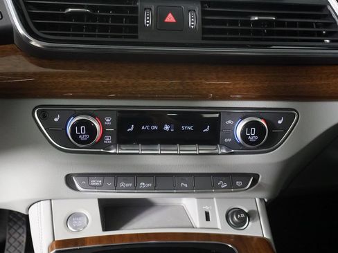 Used 2023 Audi Q5 2.0T Premium Plus AWD/4WD image 46