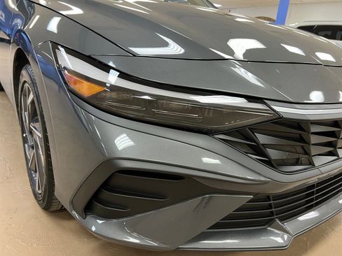 Used 2025 Hyundai Elantra Sport image 28