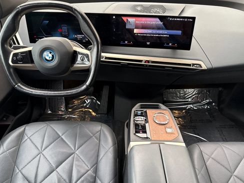 Used 2022 BMW iX xDrive50 w/ Premium Package image 28