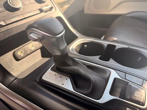 Certified 2023 Kia Carnival LX FWD image 20