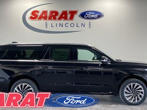 New 2026 Lincoln Navigator L Black Label AWD/4WD image 1