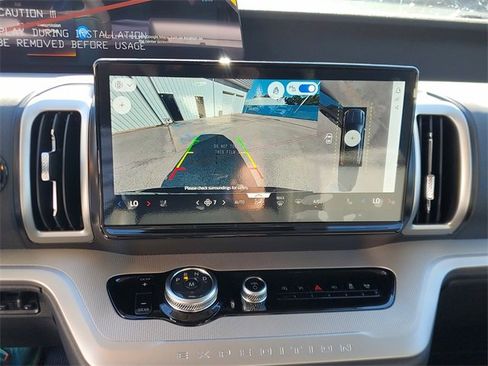 New 2025 Ford Expedition Active image 27