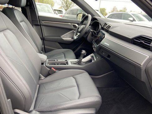 Used 2025 Audi Q3 2.0T Premium w/ Convenience Package AWD/4WD image 27