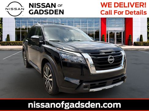 Used 2025 Nissan Pathfinder Platinum FWD image 1