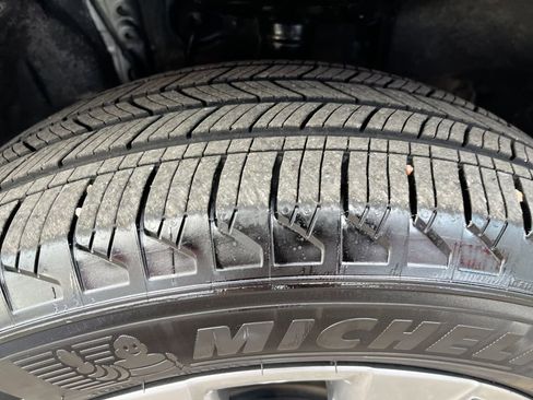 Used 2024 Toyota RAV4 XLE Premium image 31