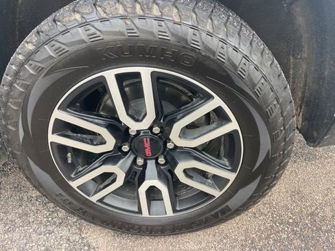 Used 2022 GMC Yukon AT4 image 11