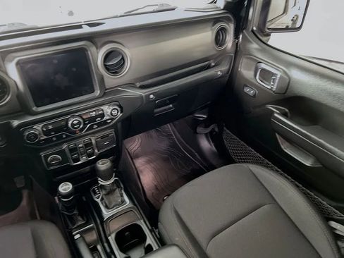 Used 2023 Jeep Gladiator Willys image 23