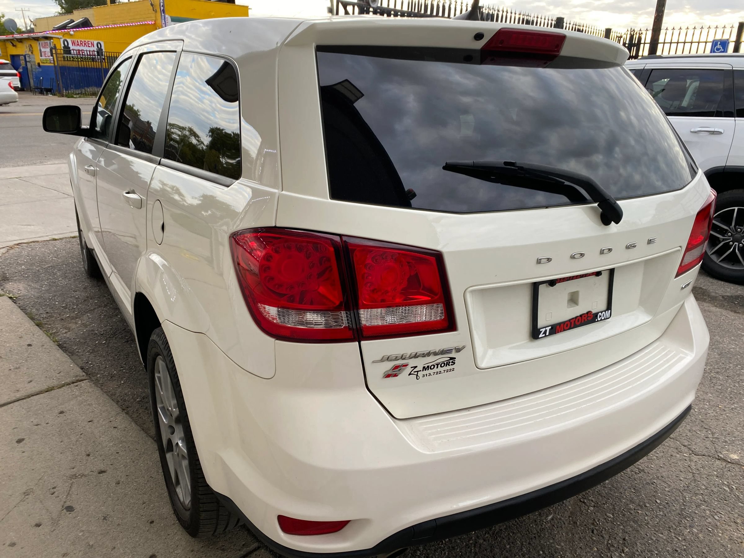 Used 2019 Dodge Journey GT AWD/4WD image 2