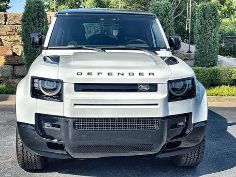 Used 2026 Land Rover Defender 110 X-Dynamic SE AWD/4WD image 8