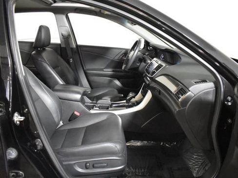 Used 2017 Honda Accord EX-L image 33