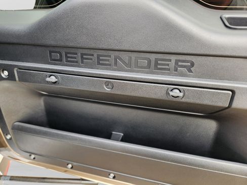 Certified 2025 Land Rover Defender 110 S AWD/4WD image 30