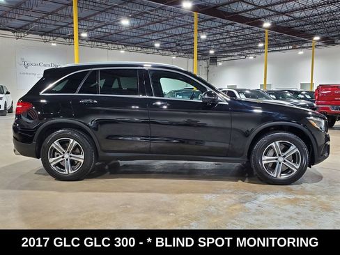 Used 2017 Mercedes-Benz GLC 300 4MATIC image 5