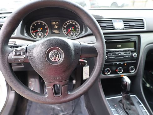Used 2014 Volkswagen Passat 1.8T S FWD image 21