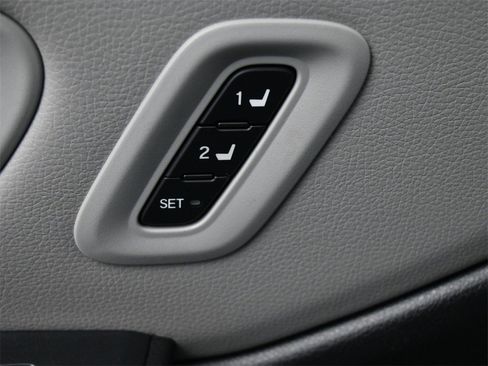 Used 2024 Honda Pilot EX-L image 5