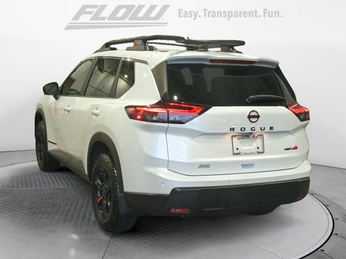 Used 2026 Nissan Rogue SV AWD/4WD image 5