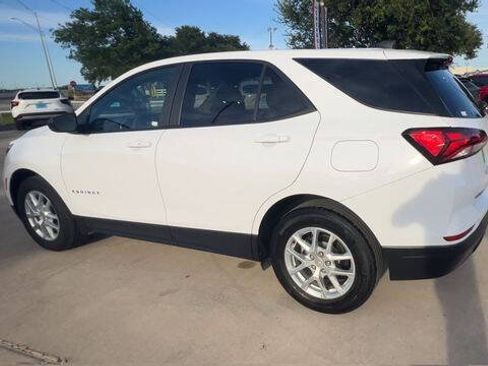 Used 2024 Chevrolet Equinox LS w/ LS Convenience Package FWD image 6