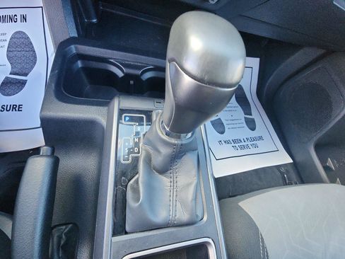 Used 2023 Toyota Tacoma TRD Off-Road image 19