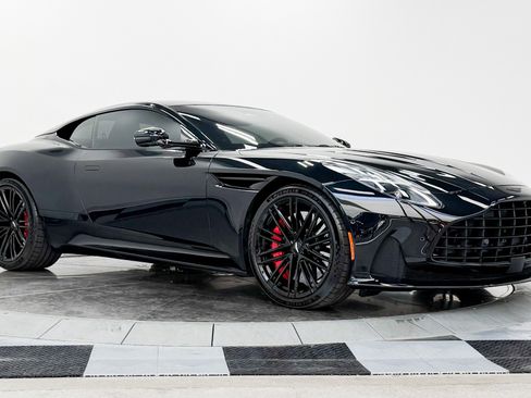 Used 2024 Aston Martin DB12 Coupe RWD image 32