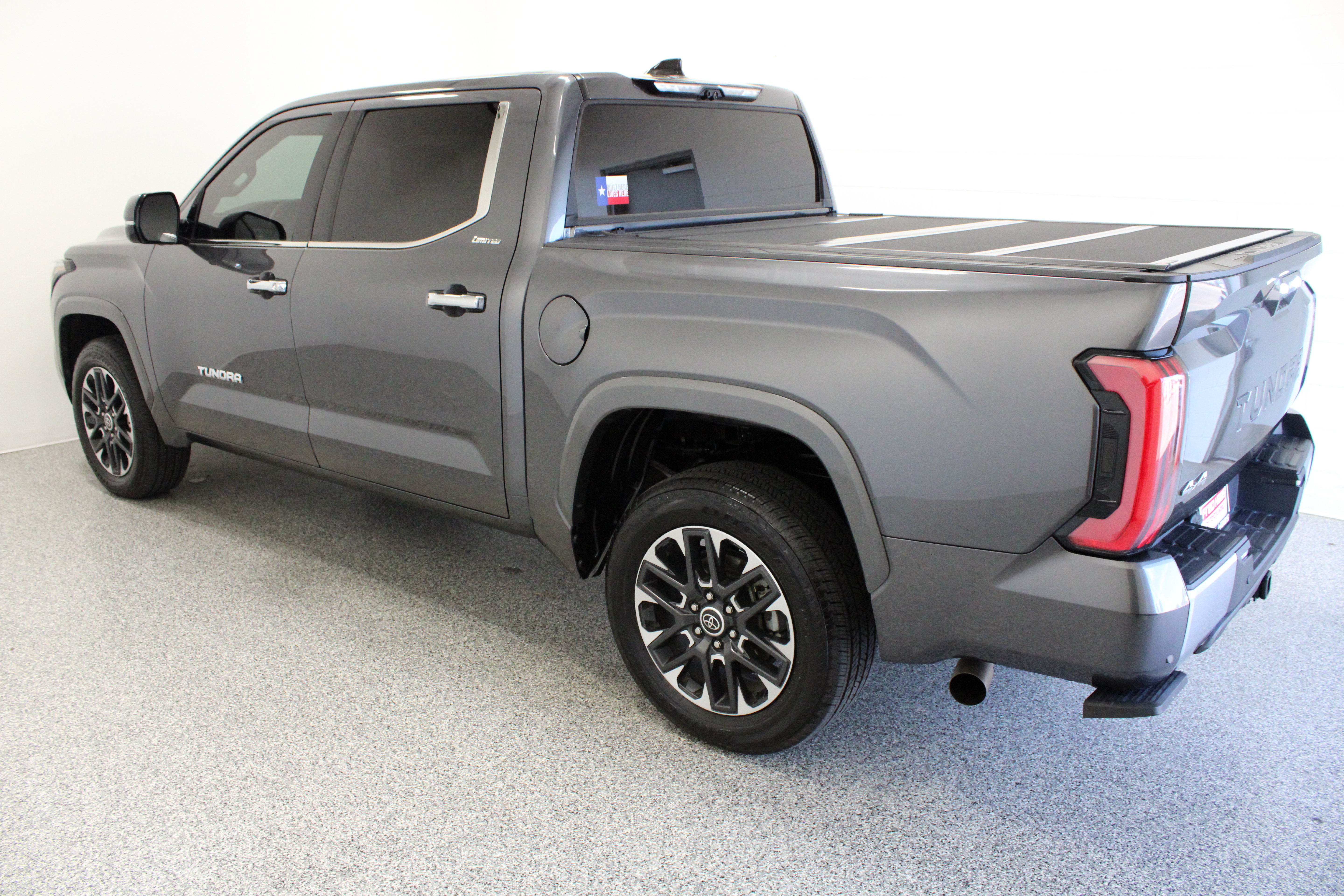 Used 2023 Toyota Tundra Limited AWD/4WD image 11