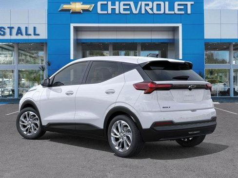 Used 2027 Chevrolet Bolt LT w/ Comfort Package FWD image 3