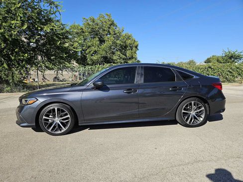 Used 2024 Honda Civic Touring image 4