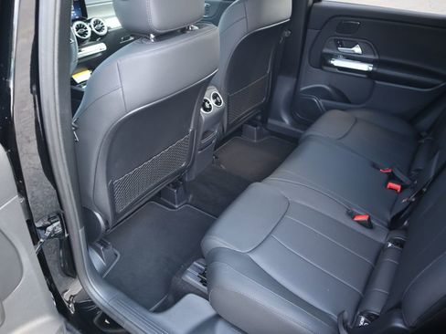 New 2026 Mercedes-Benz GLB 250 4MATIC image 10