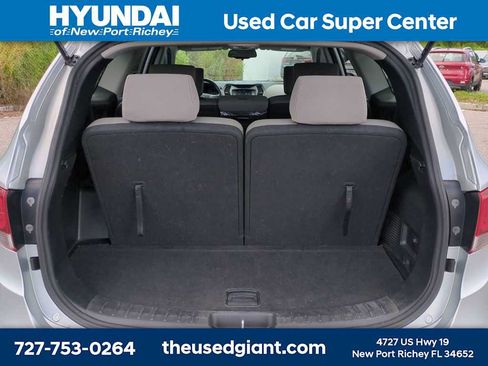 Used 2017 Hyundai Santa Fe SE FWD image 12