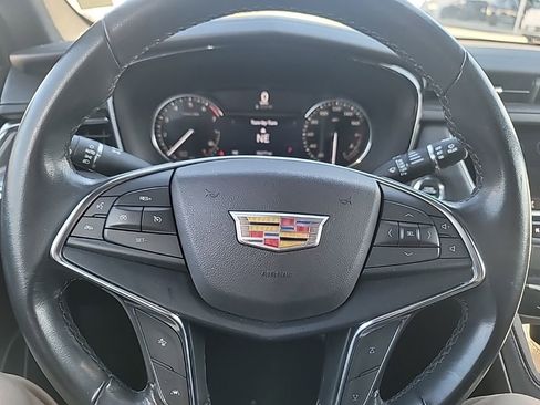 Certified 2022 Cadillac XT5 Luxury image 15
