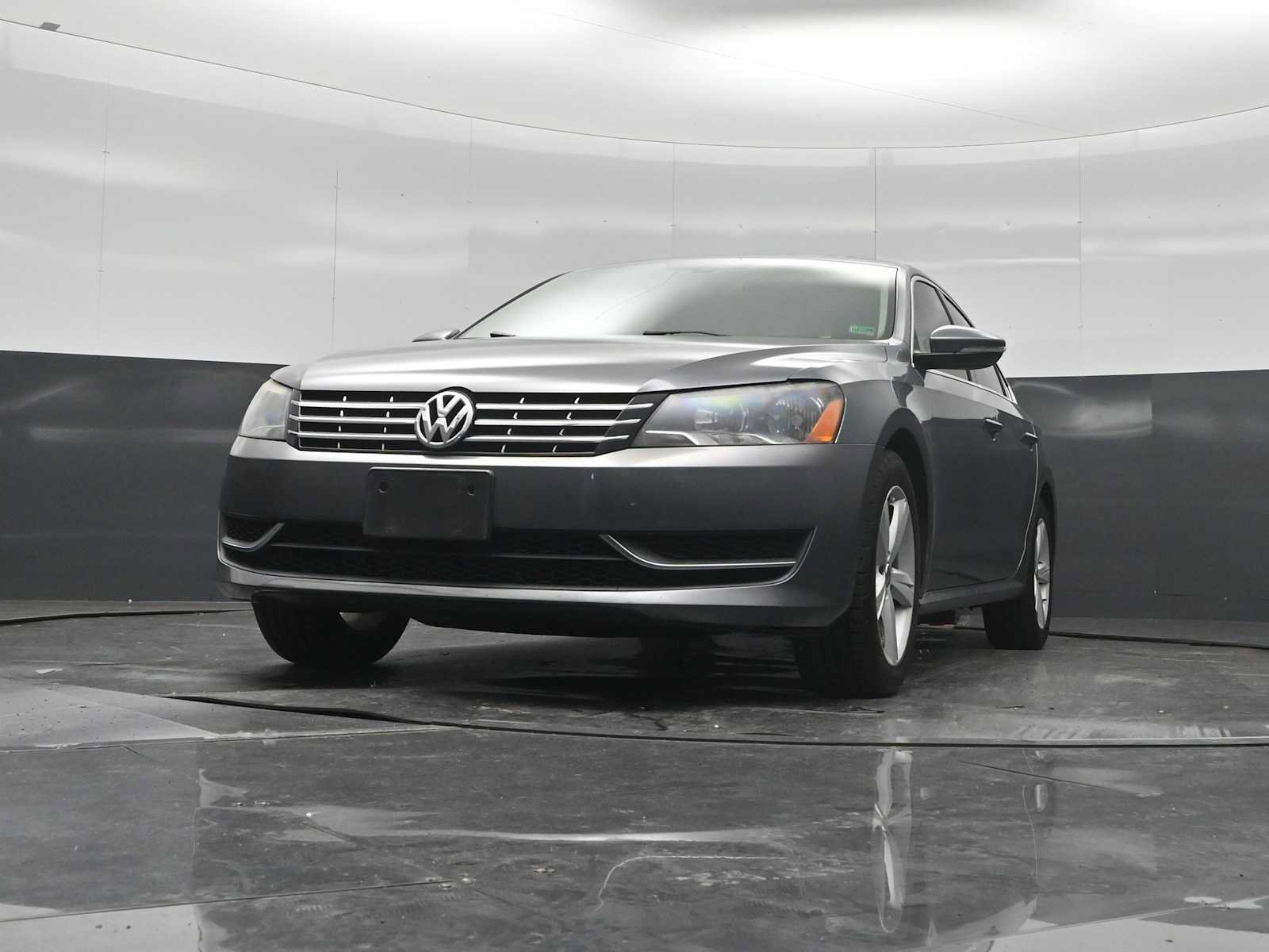 Used 2012 Volkswagen Passat TDI SE FWD image 28