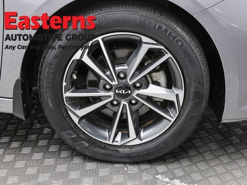 Used 2023 Kia Forte LXS w/ LXS Technology Package FWD image 31