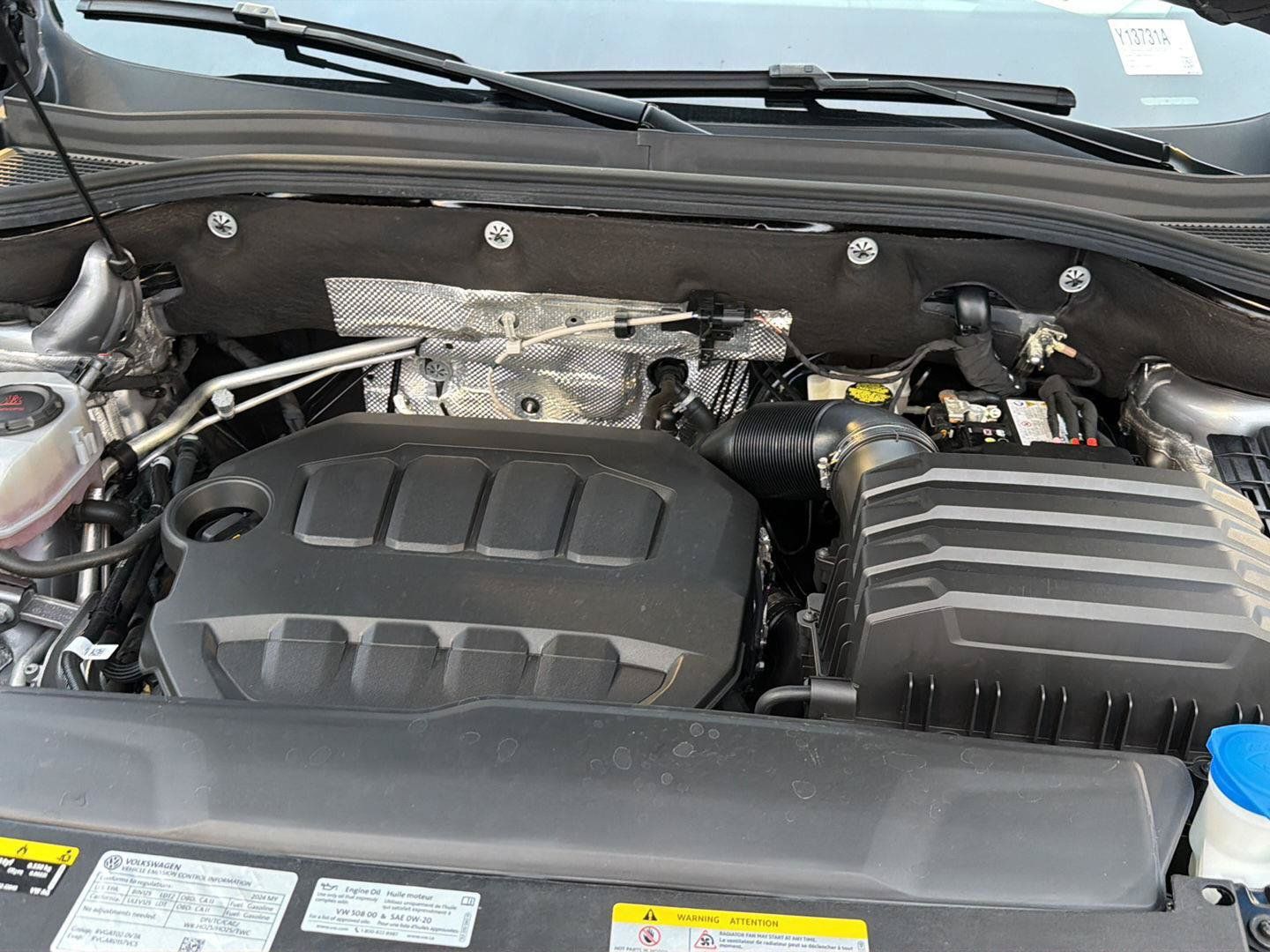 Used 2024 Volkswagen Atlas Cross Sport SEL R-Line AWD/4WD image 35