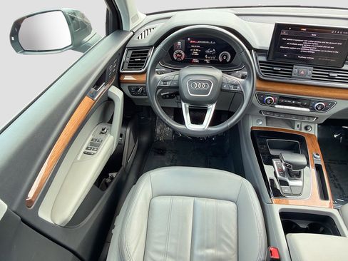 Used 2022 Audi Q5 2.0T Premium Plus w/ Premium Plus Package AWD/4WD image 16