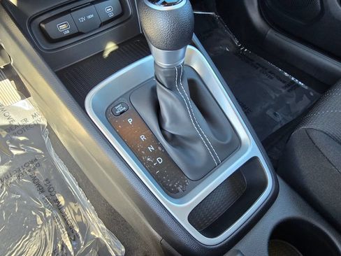 New 2026 Hyundai Venue SE FWD image 19