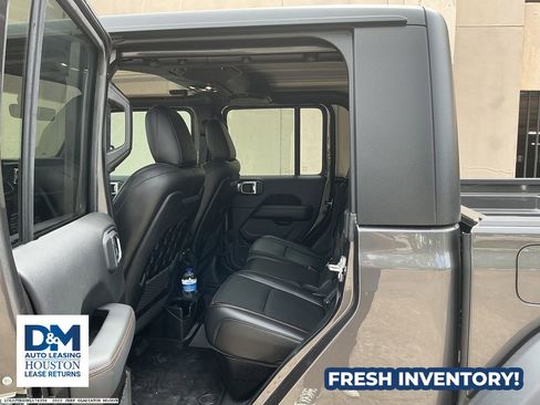 Used 2022 Jeep Gladiator Mojave w/ Trailer Tow Package AWD/4WD image 9