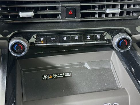 Used 2025 Chevrolet Tahoe LT w/ Comfort Package image 16