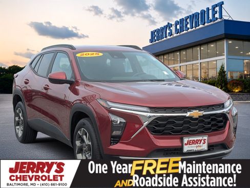 Used 2025 Chevrolet Trax LT w/ LT Convenience Package FWD image 1