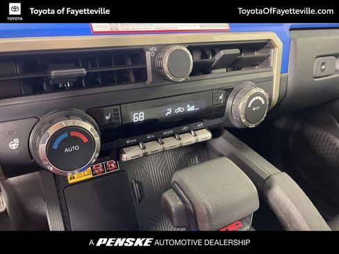 Certified 2025 Toyota Tacoma TRD Off-Road AWD/4WD image 30