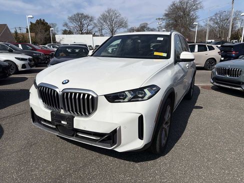 Certified 2024 BMW X5 xDrive40i w/ Premium Package image 3