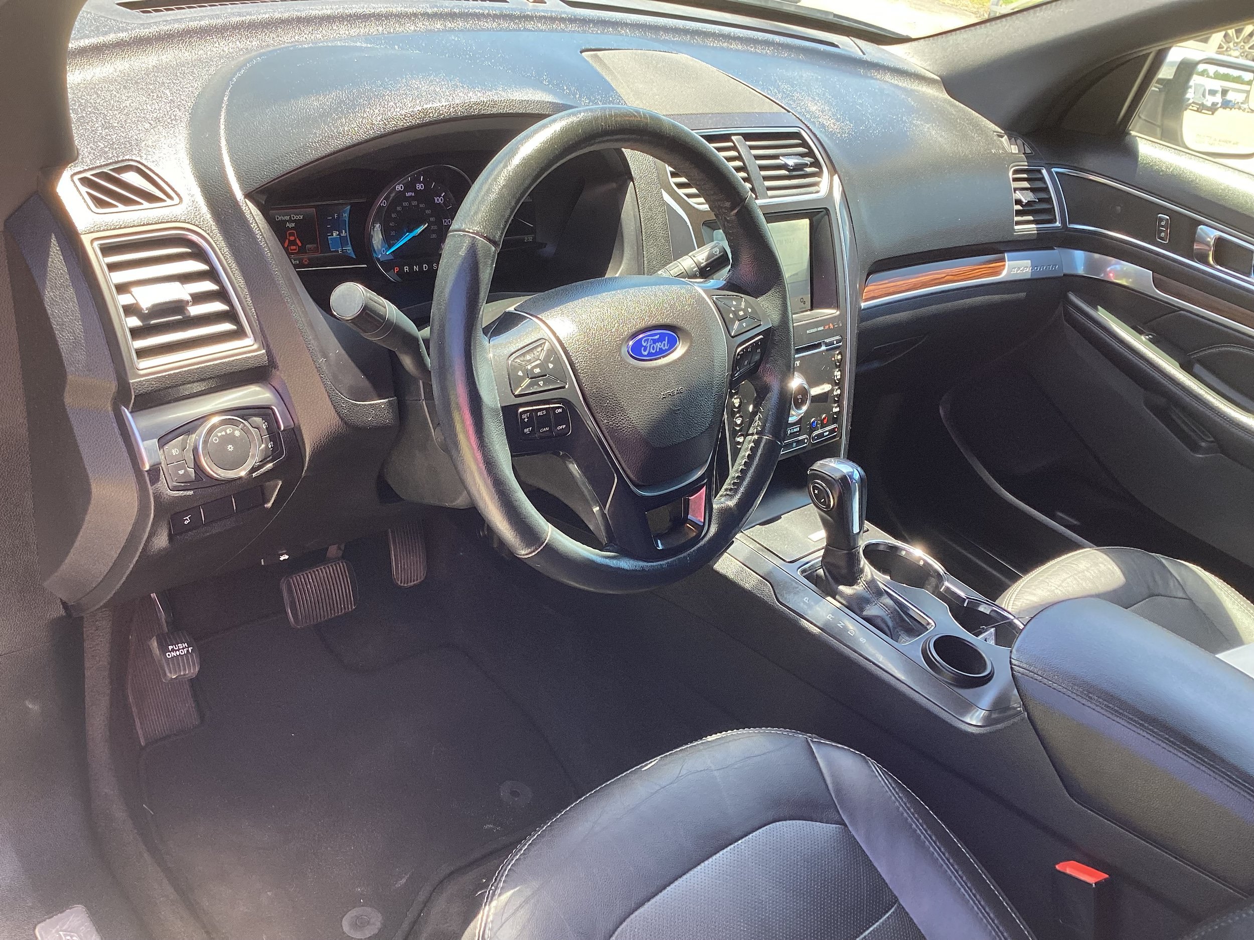 Used 2018 Ford Explorer Limited FWD image 6