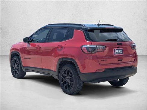 Used 2023 Jeep Compass Latitude AWD/4WD image 8