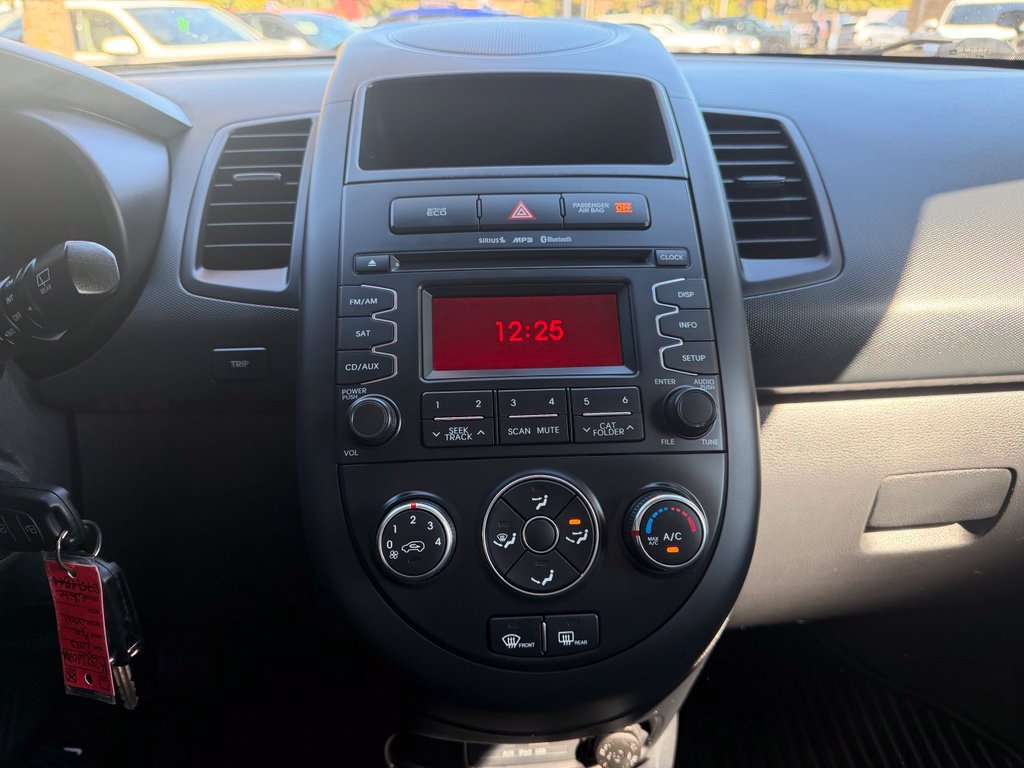 Used 2013 Kia Soul FWD image 18