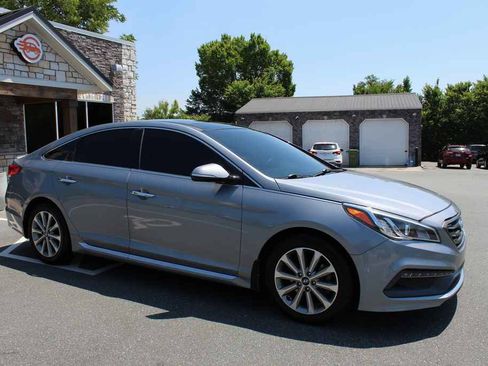 Used 2016 Hyundai Sonata Limited w/ Option Group 04 FWD image 3