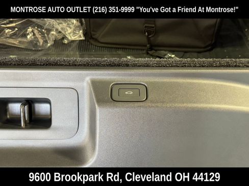 New 2026 Land Rover Range Rover SE image 40