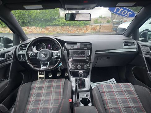 Used 2017 Volkswagen GTI S FWD image 30