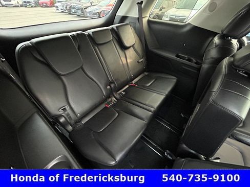 Used 2025 Kia Carnival SX w/ SX Dark Edition Package FWD image 28