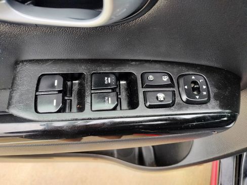 Used 2015 Kia Soul + image 18