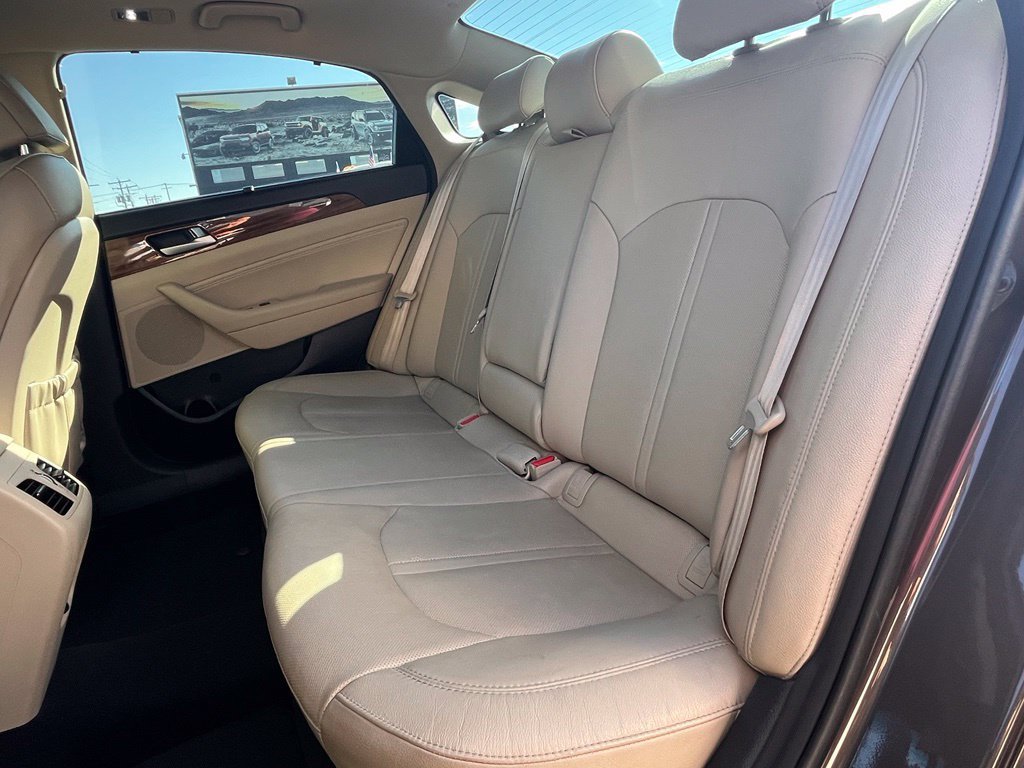 Used 2015 Hyundai Sonata Limited w/ Option Group 06 FWD image 9