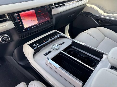 New 2026 Lincoln Navigator Reserve image 27