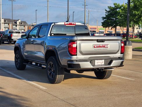 New 2025 GMC Canyon Elevation w/ Convenience Package image 3