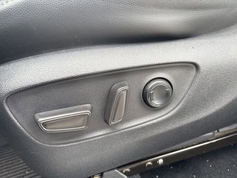 Used 2020 Toyota Highlander Limited image 31